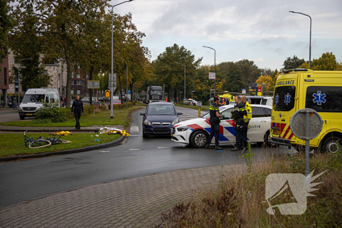 Fietser zwaargewond bij aanrijding