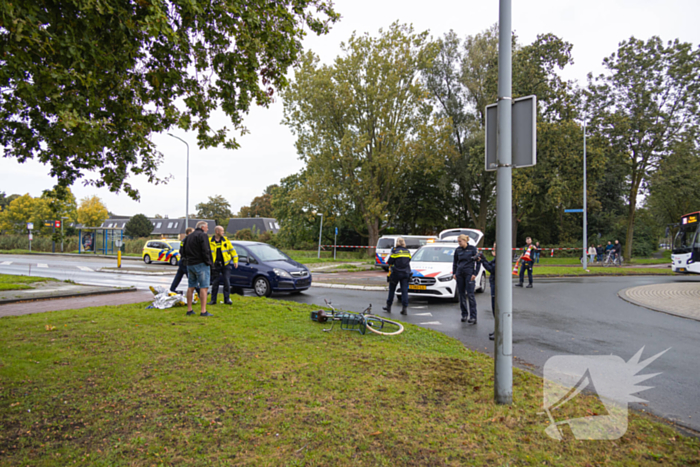 Fietser zwaargewond bij aanrijding