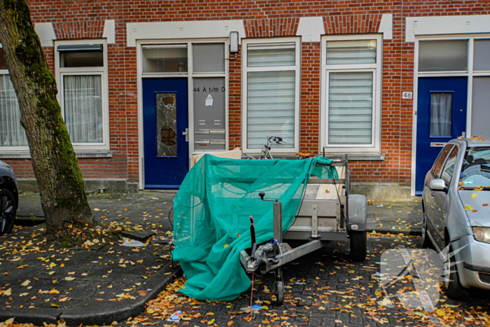 Bouwvakkers starten met schadeherstel bij flat