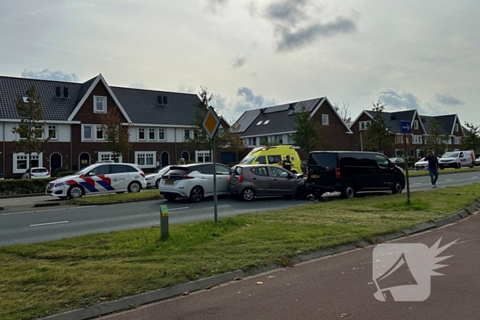 Grote opstopping door ongeval met drie voertuigen