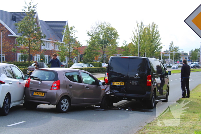 Grote opstopping door ongeval met drie voertuigen