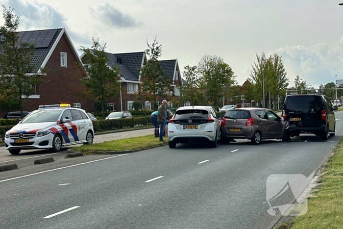 Grote opstopping door ongeval met drie voertuigen