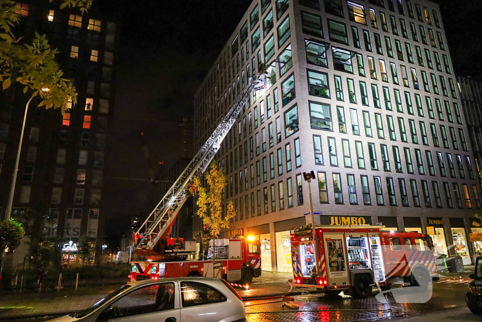 Brand in woning bij appartementencomplex