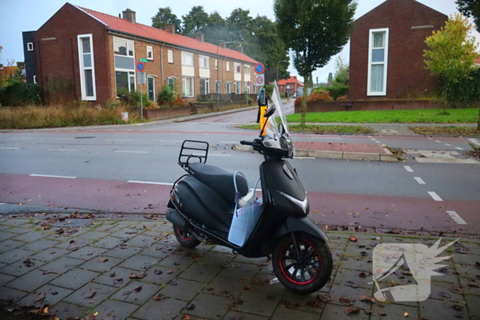 Scooterrijder gewond door gladde bladeren op de weg