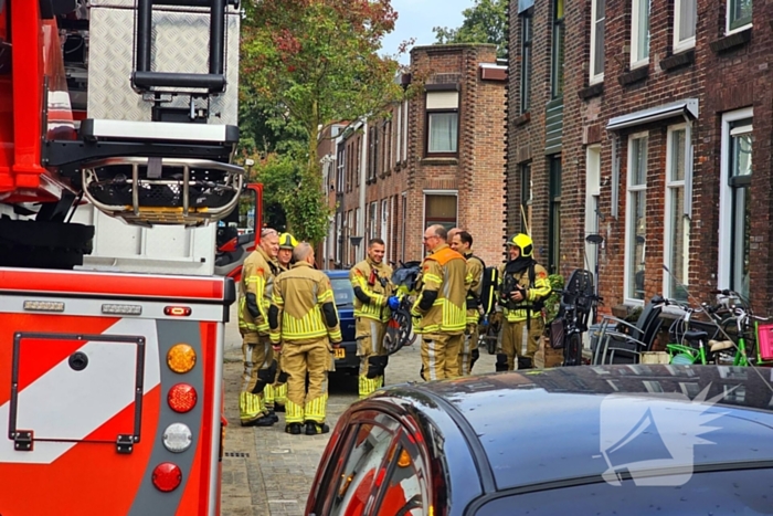 Brand in woning: Twee personen nagekeken door ambulancepersoneel