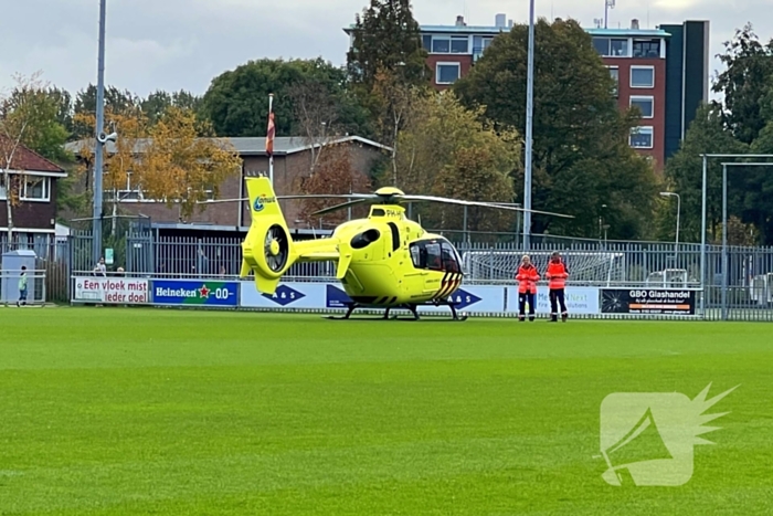 Persoon gewond bij steekincident, politie houdt verdachte aan