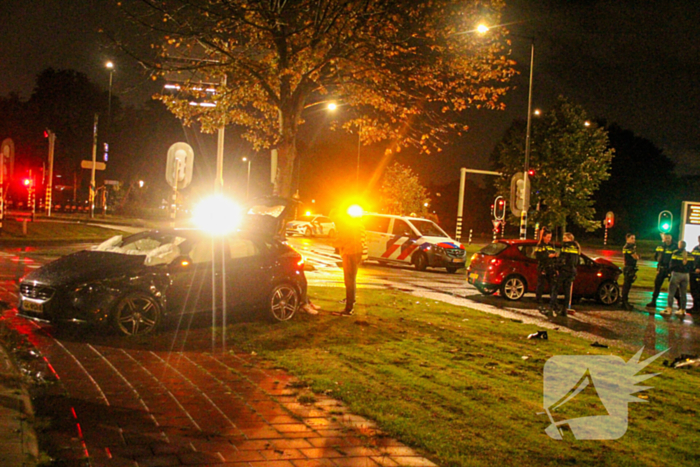 Flinke schade bij botsing met twee voertuigen