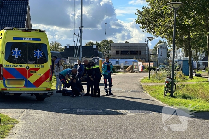 Automobilist botst op afslaande fietser