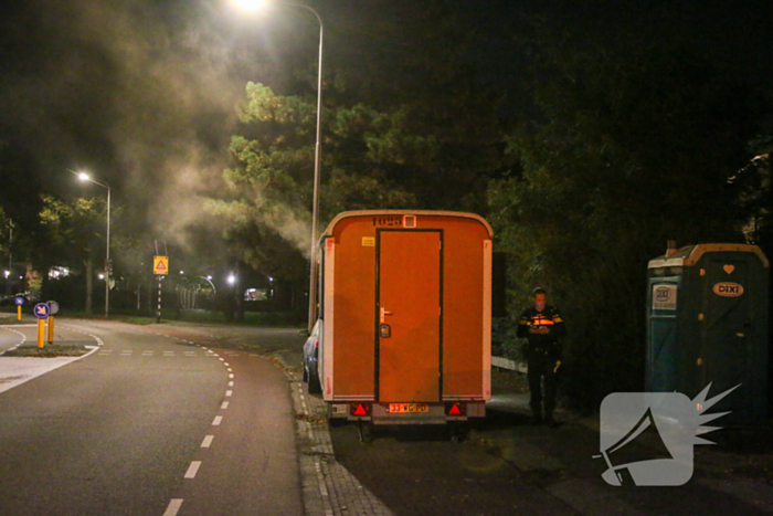 Vuurwerk zorgt voor rookontwikkeling in bouwkeet