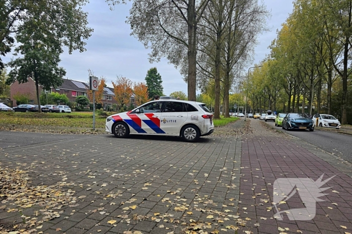 Drie auto's op elkaar bij botsing, inzittenden ongedeerd