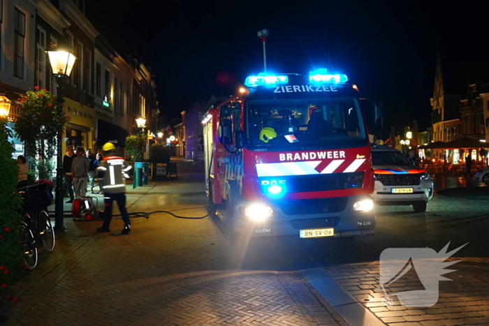 Brand in winkelpand snel onder controle