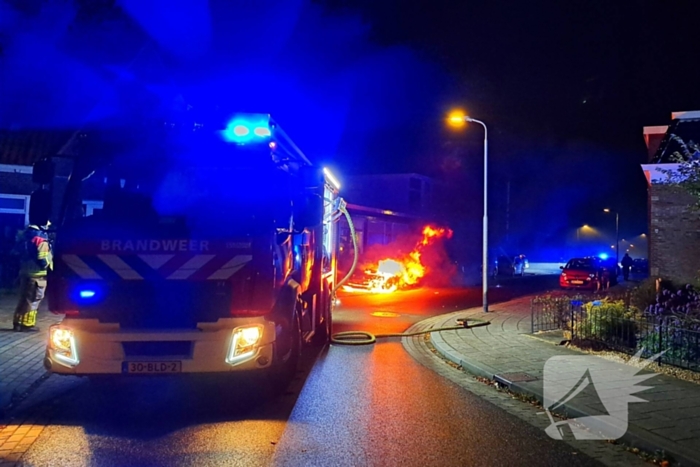 Opnieuw brand in geparkeerde auto