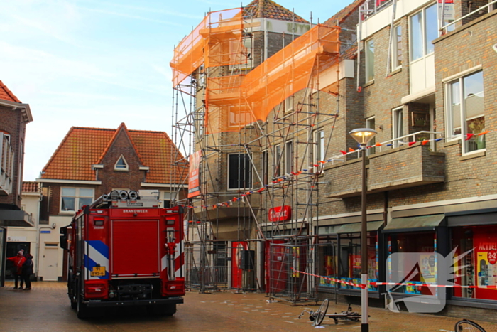 Steigerdeel losgeraakt door harde wind