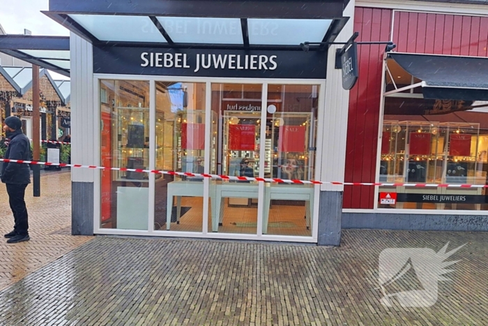 Politie onderzoekt overval op juwelierswinkel