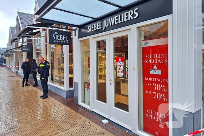 Politie onderzoekt overval op juwelierswinkel