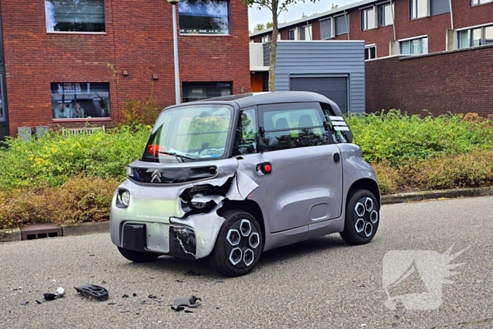 Automobilist rijdt door na aanrijding met brommobiel