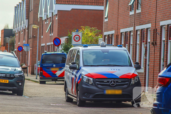 Hulpdiensten druk met persoon met onbegrepen gedrag