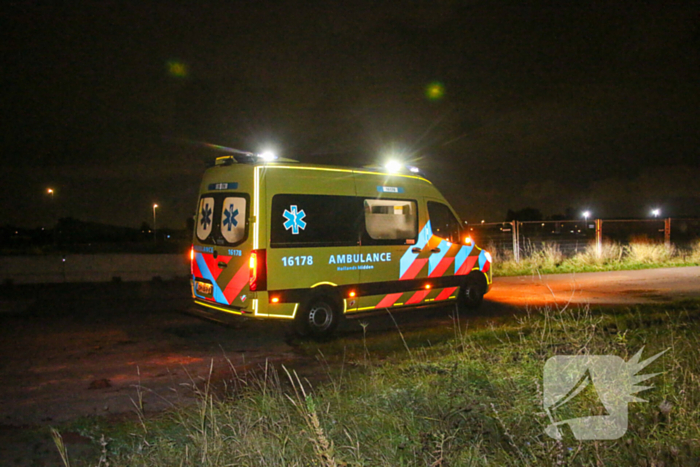 Brommerrijder rijdt sloot in