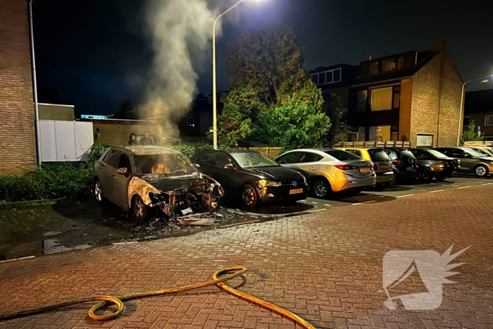 Opnieuw auto in lichterlaaie