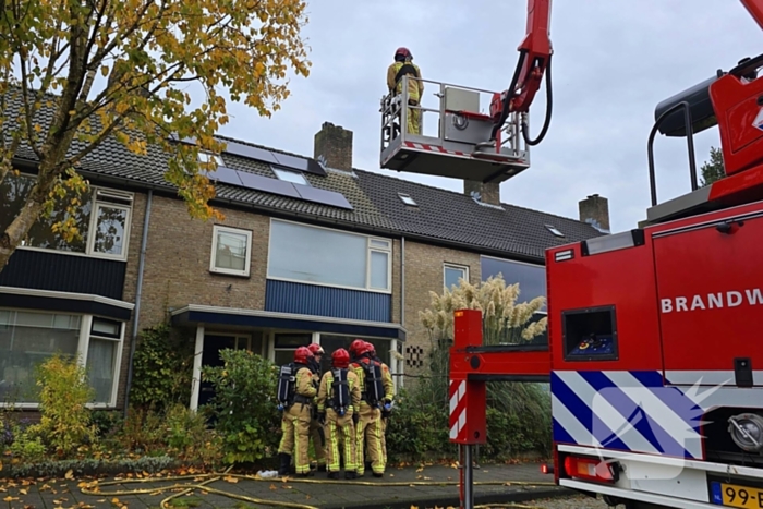 Flinke rookontwikkeling door brand in woning