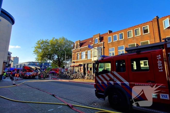 Woning uitgebrand ondanks grote inzet brandweerlieden