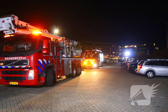 Luchtbehandelingskast bij slooppand vliegt in brand