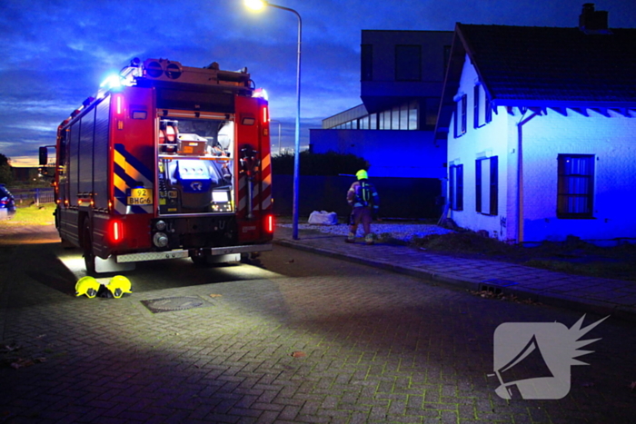 Rook uit kachel aangezien voor mogelijke woningbrand