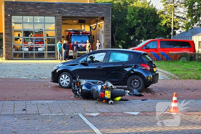 Motorrijder ernstig gewond bij ongeval met auto