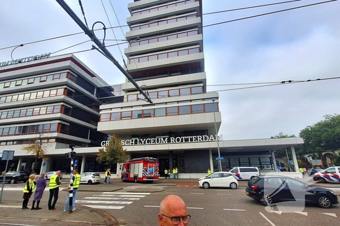 Magnetron in brand zorgt voor ontruiming van duizenden scholieren