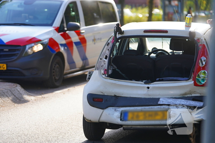 Drie auto's beschadigd bij kop-staartbotsing in Assen