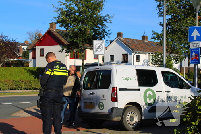 Fietser gewond bij aanrijding met bestelbus