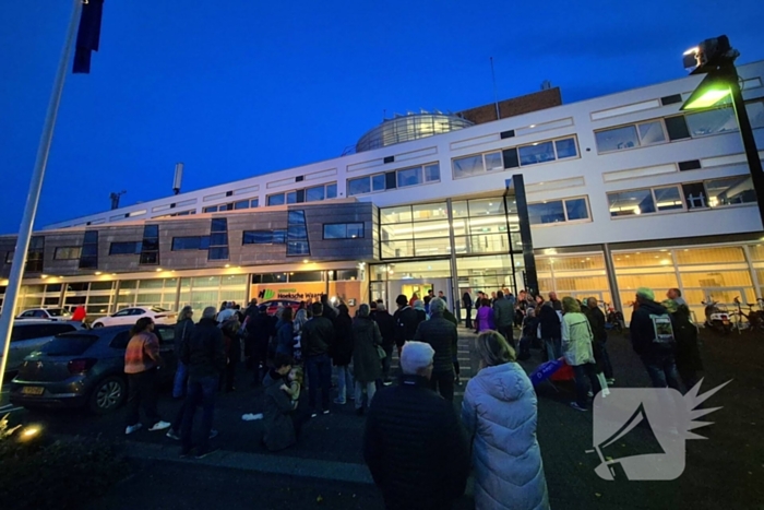 Protest bij gemeentehuis tegen afschieten damherten