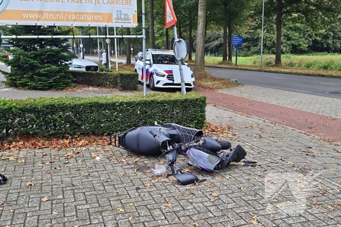 Scooter loopt flinke schade op bij ongeval