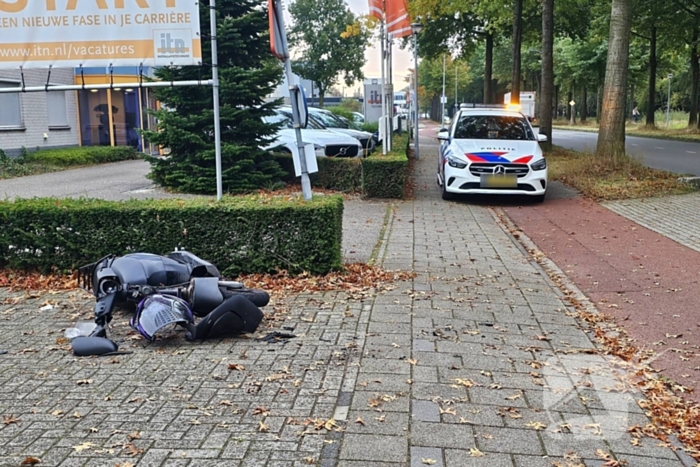 Scooter loopt flinke schade op bij ongeval