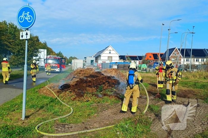 Fikse rookontwikkeling bij brand in maaiafval