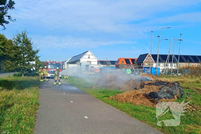 Fikse rookontwikkeling bij brand in maaiafval