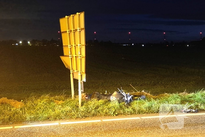 Motorrijder ten val na inhaalmanoeuvre