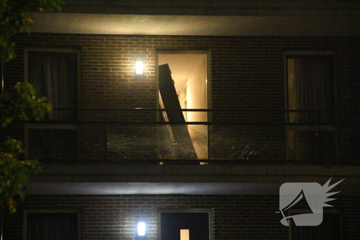 Flat ontruimd na explosie in appartement