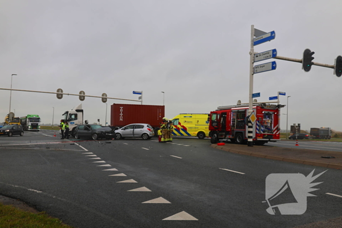 Meerdere voertuigen betrokken bij aanrijding