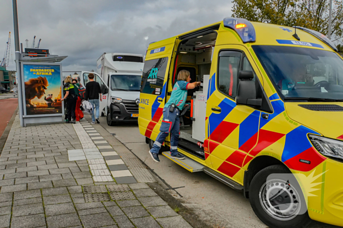 Scooterrijder gewond na ongeval met bakwagen