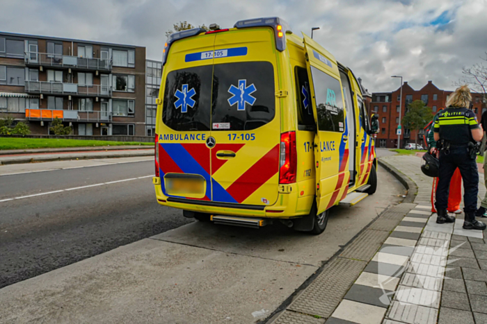 Scooterrijder gewond na ongeval met bakwagen