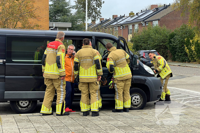 Brand in bestelbus snel onder controle door alertheid bestuurder