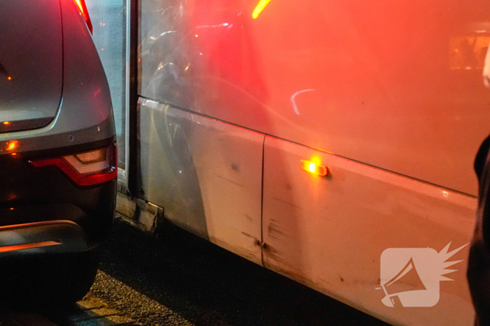 Schade bij ongeval tussen lijnbus en personenauto