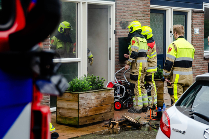 Houtkachel veroorzaakt rookontwikkeling in woning