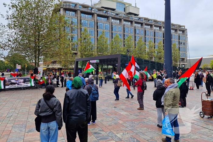 Grote opkomst bij demonstratie Centraal Station