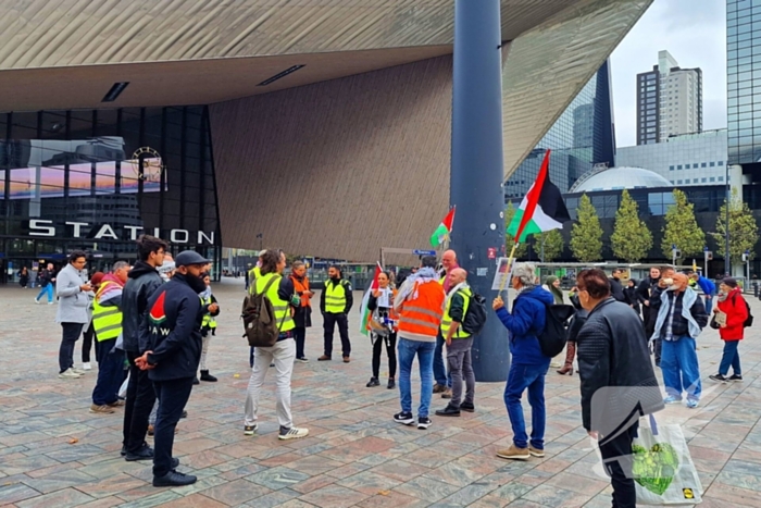 Grote opkomst bij demonstratie Centraal Station