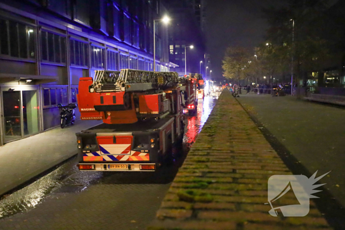 Bewoners op straat door grote brand in appartement