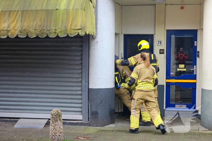 Brandweer forceert deur supermarkt