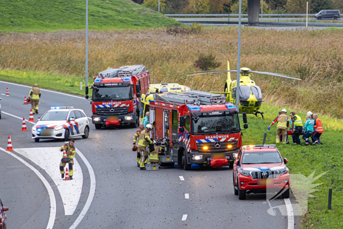 Traumahelikopter landt op snelweg bij ongeval