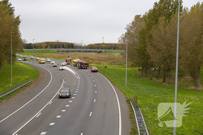 Traumahelikopter landt op snelweg bij ongeval